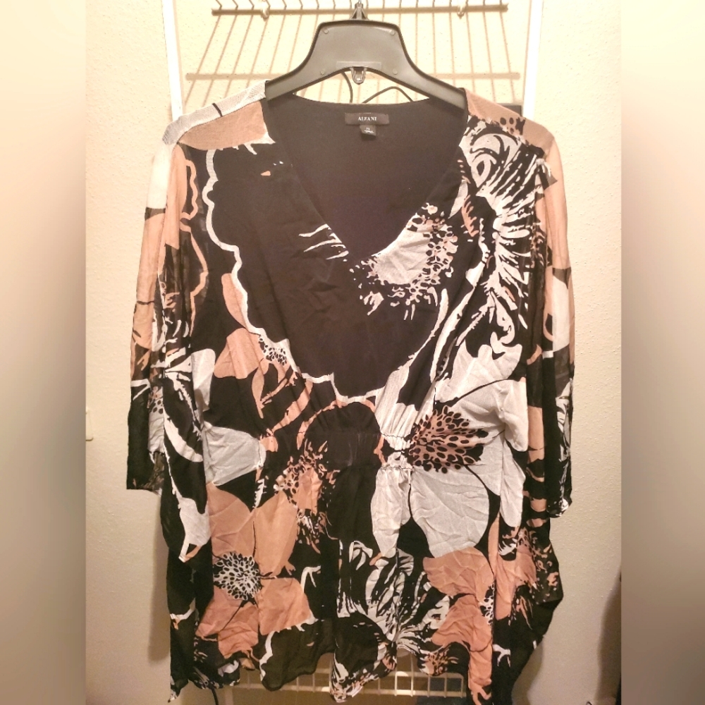Women's Alfani Floral Dolman Sleeve Fitted Blouse